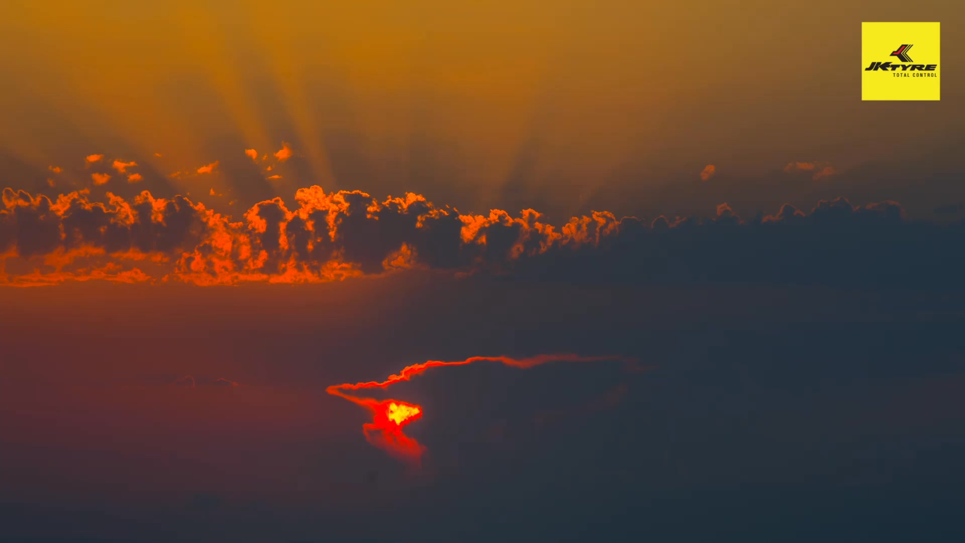 Naye saal mein karo nayi shuruwat. JK Tyre wishes you a very Happy New Year. JKTyre HappyNewYear TotalControl