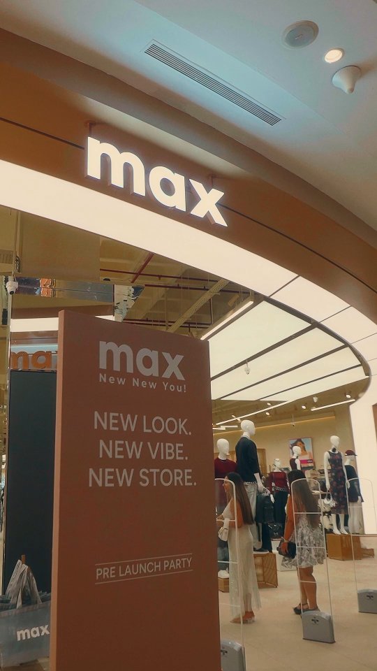 What happens when Max goes 11 10 You get a night like this bold fits, bright lights, and Bengaluru bringing its A ...