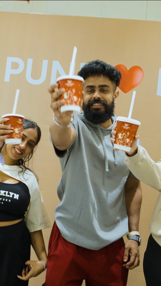 Coffee day scenes, run day faces, and Pune bringing the vibe, spotted at Max. Catch the vibe across 13 Max stores in Pune