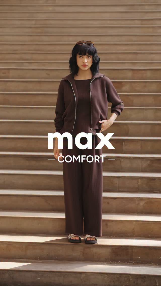 Comfort looks good on you. With an easy arch fit and slip resistance, Max Comfort keeps every step feeling good