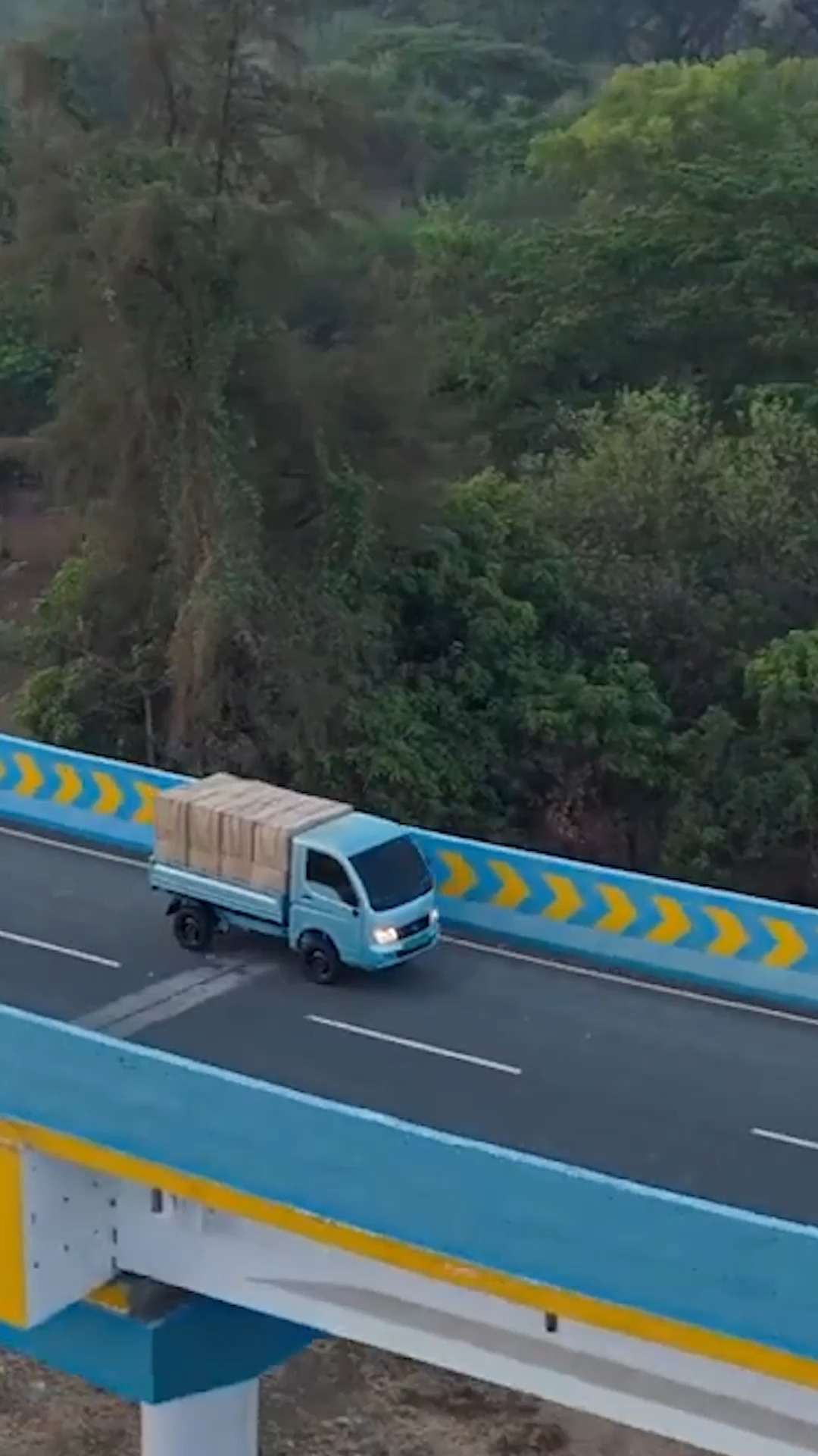 With a high payload capacity, longer range, and low running cost. Charge your success with the Tata Ace EV 1000