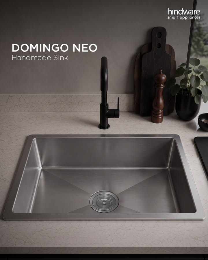 Built to catch the mess, crafted to take on the everyday. Domingo Neo handmade sink, made for years of reliable use