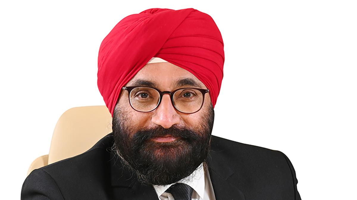 Powering its NetZero ambitions, IndianOil is setting up Indias largest Green Hydrogen project 10,000 TPA at Panipat. In line with National GreenHydrogen Mission, it will replace fossil based H2 in refinery operations Powering its NetZero ambitions, IndianOil is setting up Indias largest Green Hydrogen project 10,000 TPA at Panipat