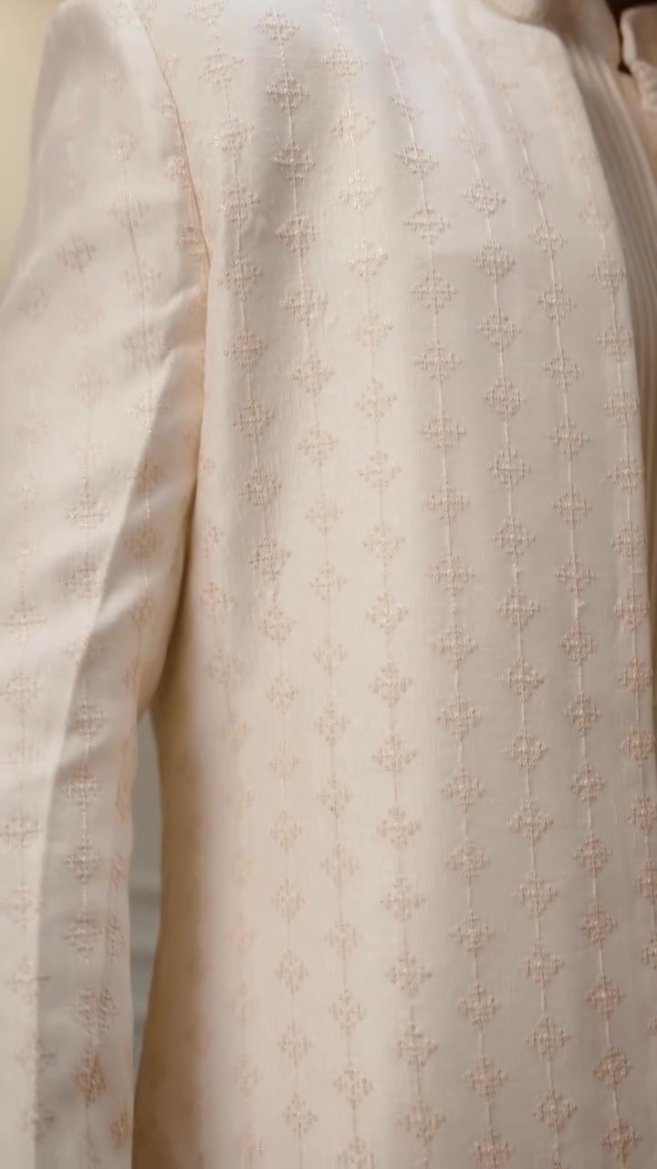 This sherwani is all it takes to become the talk of her group chat