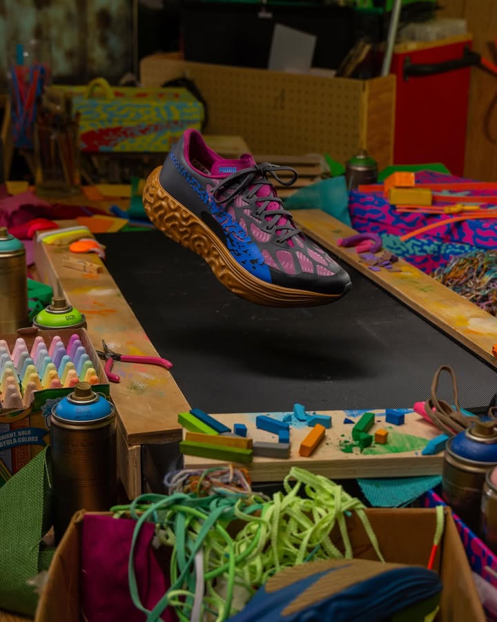 PUMA SALEHE BEMBURY Velum pushes innovation in form and function, defined by Bemburys signature color work and bold, tact...