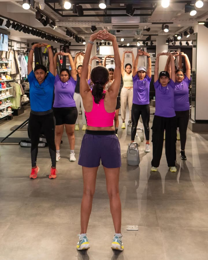 Good things happen when strong women come together Our women only PUMA x HYROX in store session was all about building...