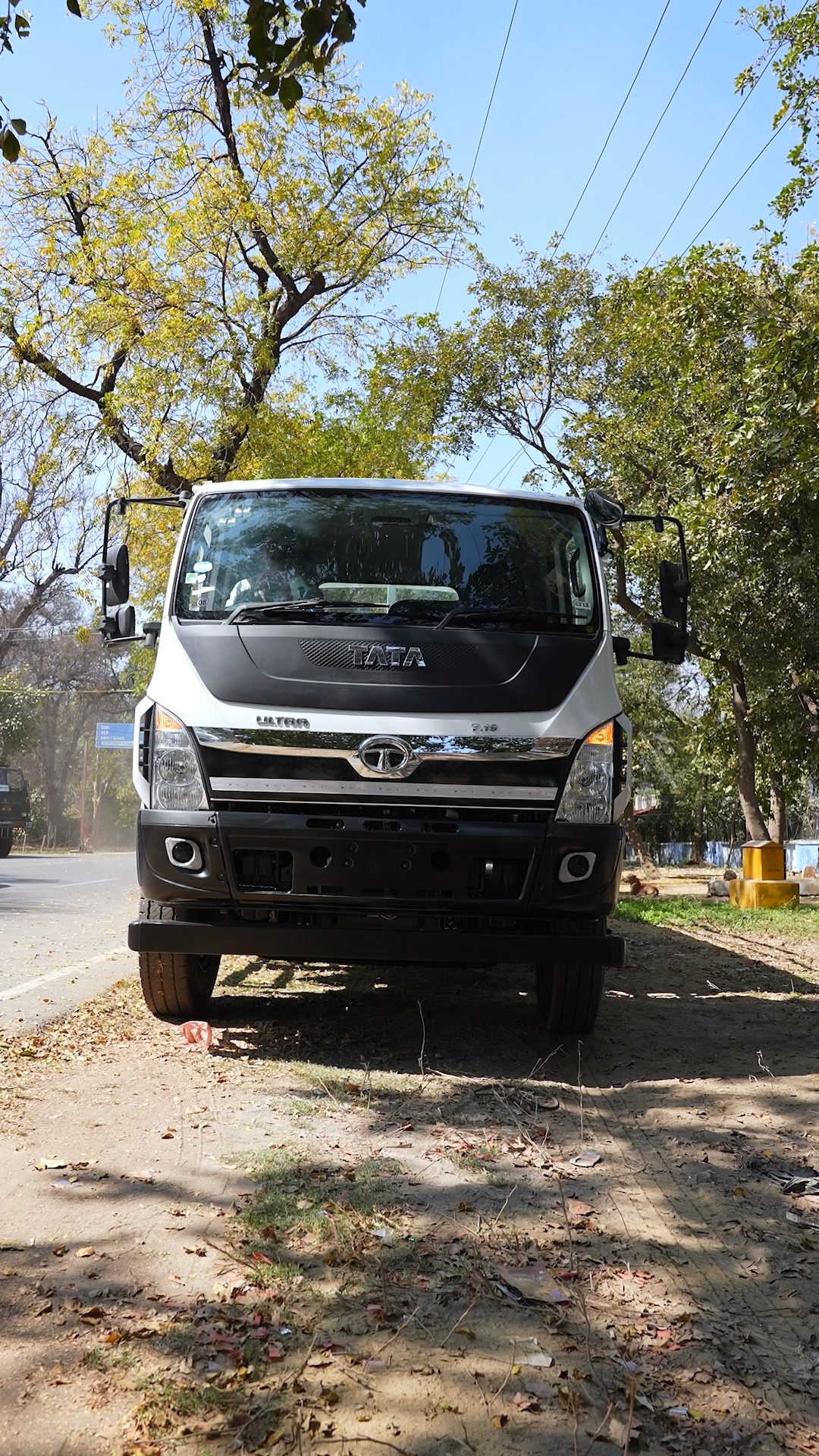 Routes across 3 states. Zero room for delays. Kamlesh Kushwaha chooses the Tata Ultra T
