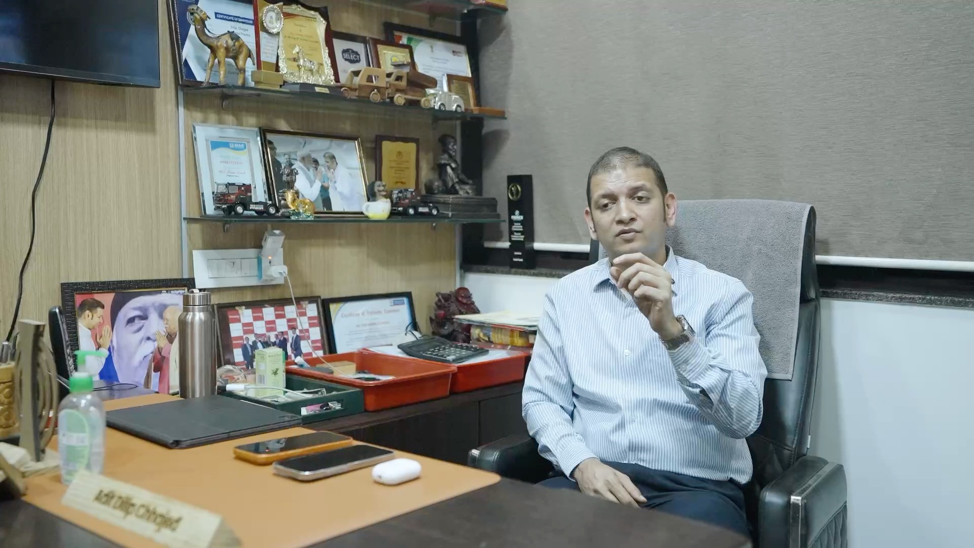 Dr. Adit Dilip Chhajed, Director, Hansa Group, Nagpur, has expanded his fleet with 80 100 Tata Staff Buses