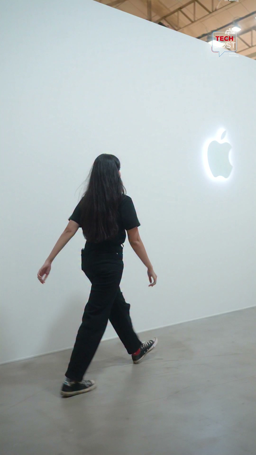 Come along as the Tech Dost introduces you to the latest from Apple Experience the stunning new iPhone 18 Pro and Pro Max,...