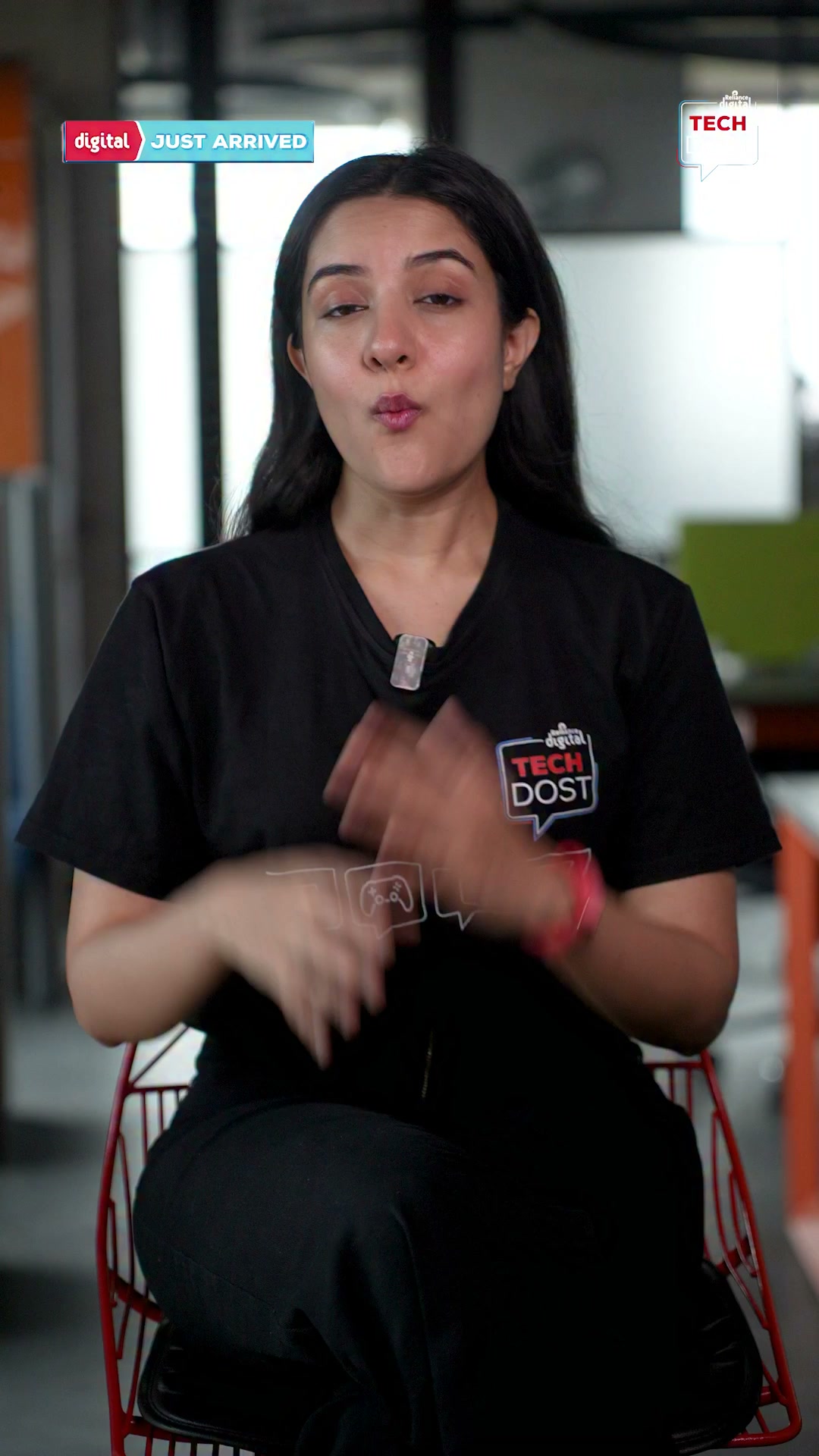 Tech Dost dives into the Google Fitbit Air, a lightweight 12g fitness band that tracks your heart rate, sleep, blood oxygen ...