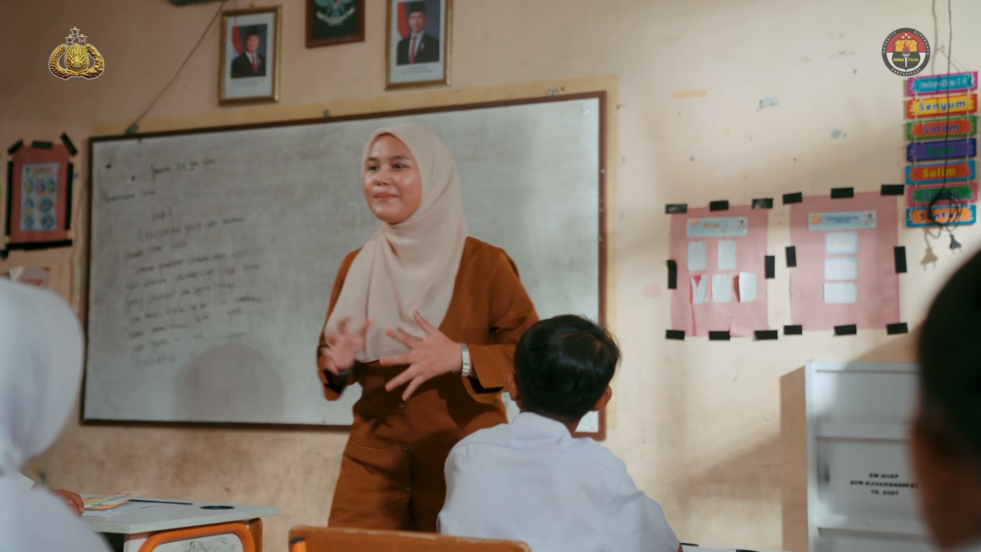 Di Pelosok Indonesia, Masih ada masyarakat yang harus berjuang melewati keterbatasan akses untuk belajar, bekerja, dan menda...