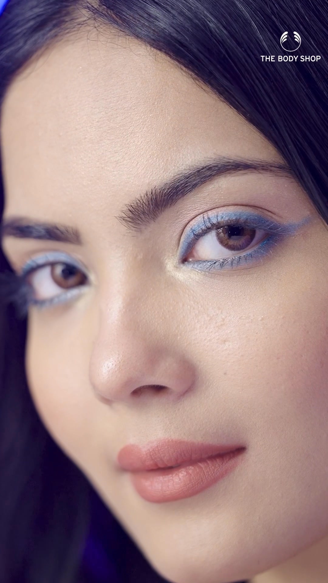 From effortless everyday beauty to dramatic garba glam, our Freestyle Multi Tasking Crayons have you covered