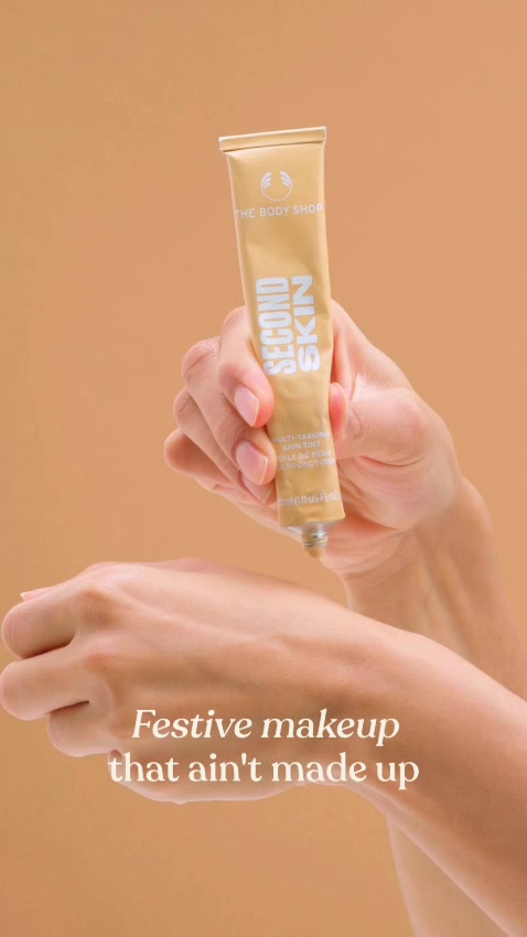 Festive mornings to late night parties call for effortless beauty That is where our Second Skin Tint steps in...