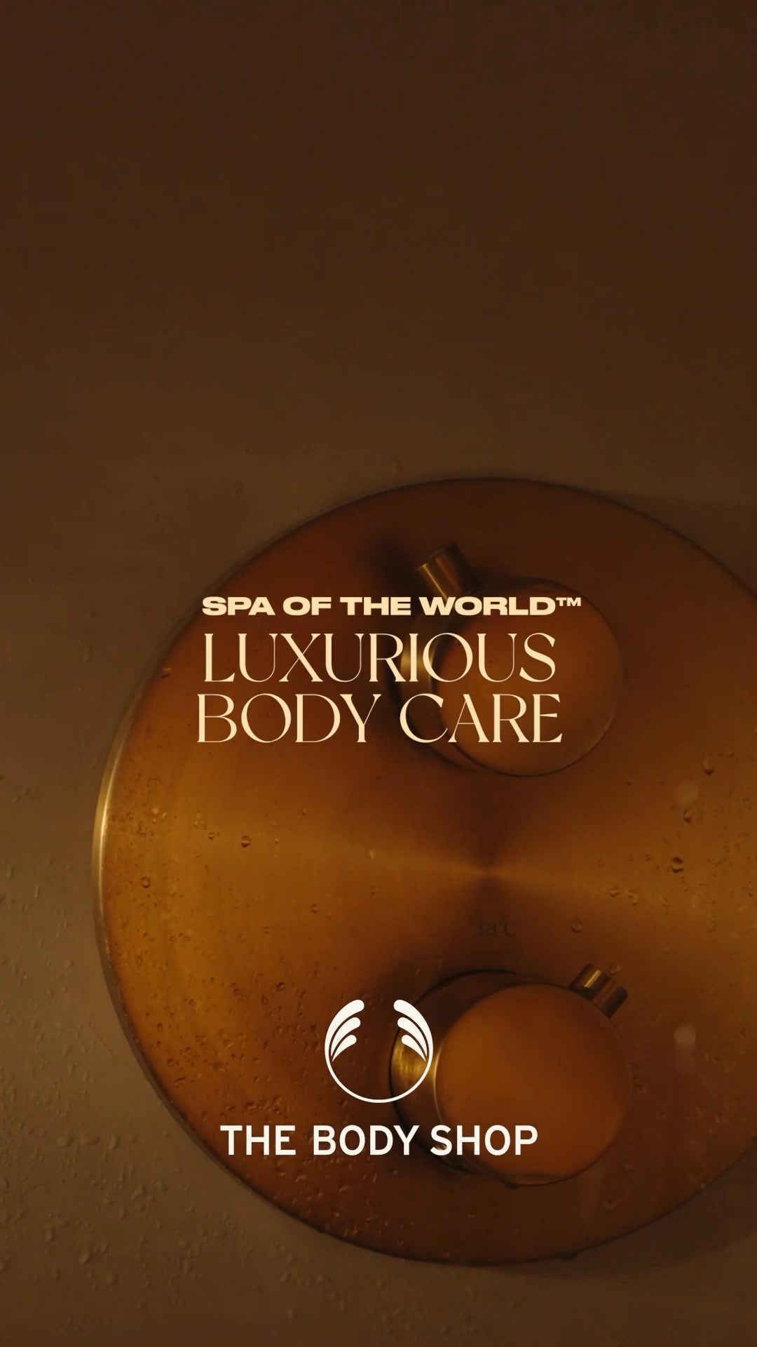 Escape the rush and slow down the right way Our Spa of the World range wraps your skin in rich textures and indulgent...