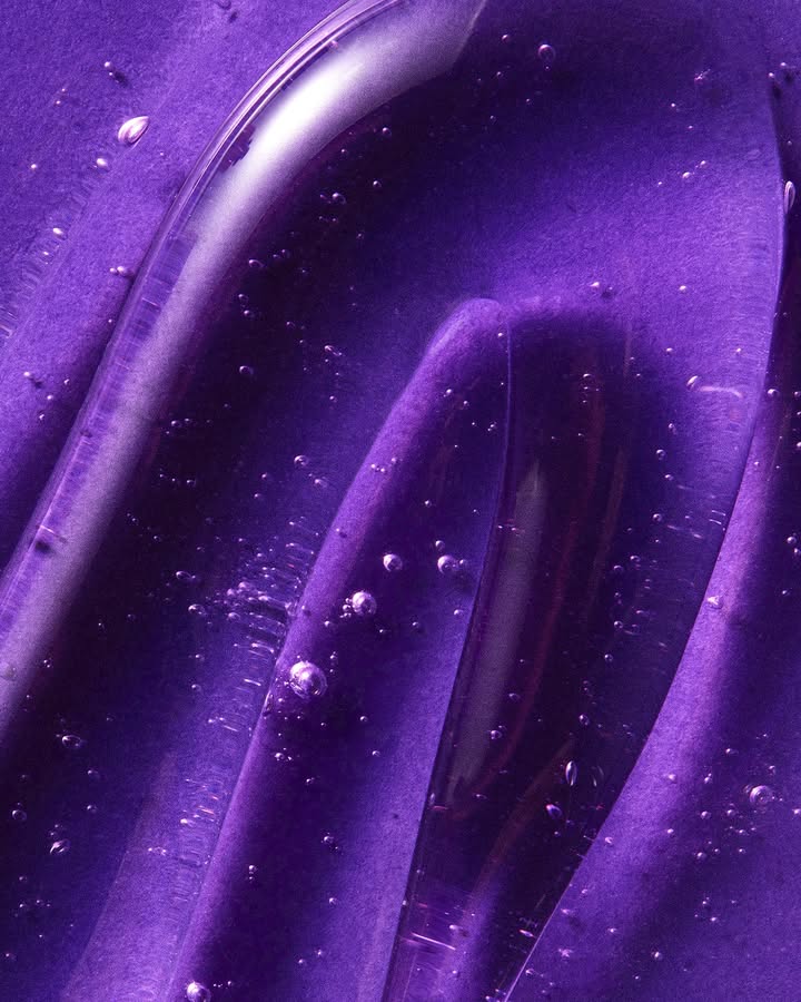 Fresh droplets, velvety creams and textures youll fall in love with, wrapped in the iconic Dewberry. Own the 90s vibe