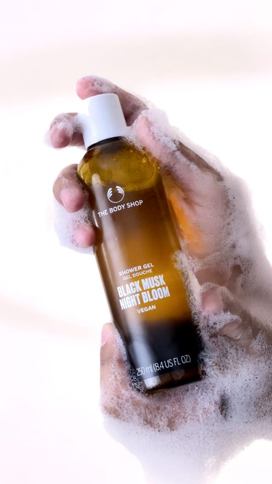 Still haven t found Dad s gift Good thing this one arrives in 45 minutes A shower gel for his daily routine and a ...