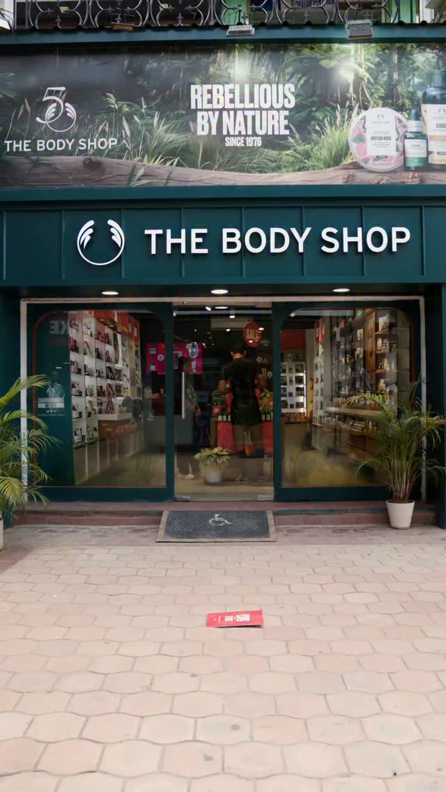 Some signs are impossible to ignore. Especially when they say Up to 50 OFF. The Mid Year Sale is on