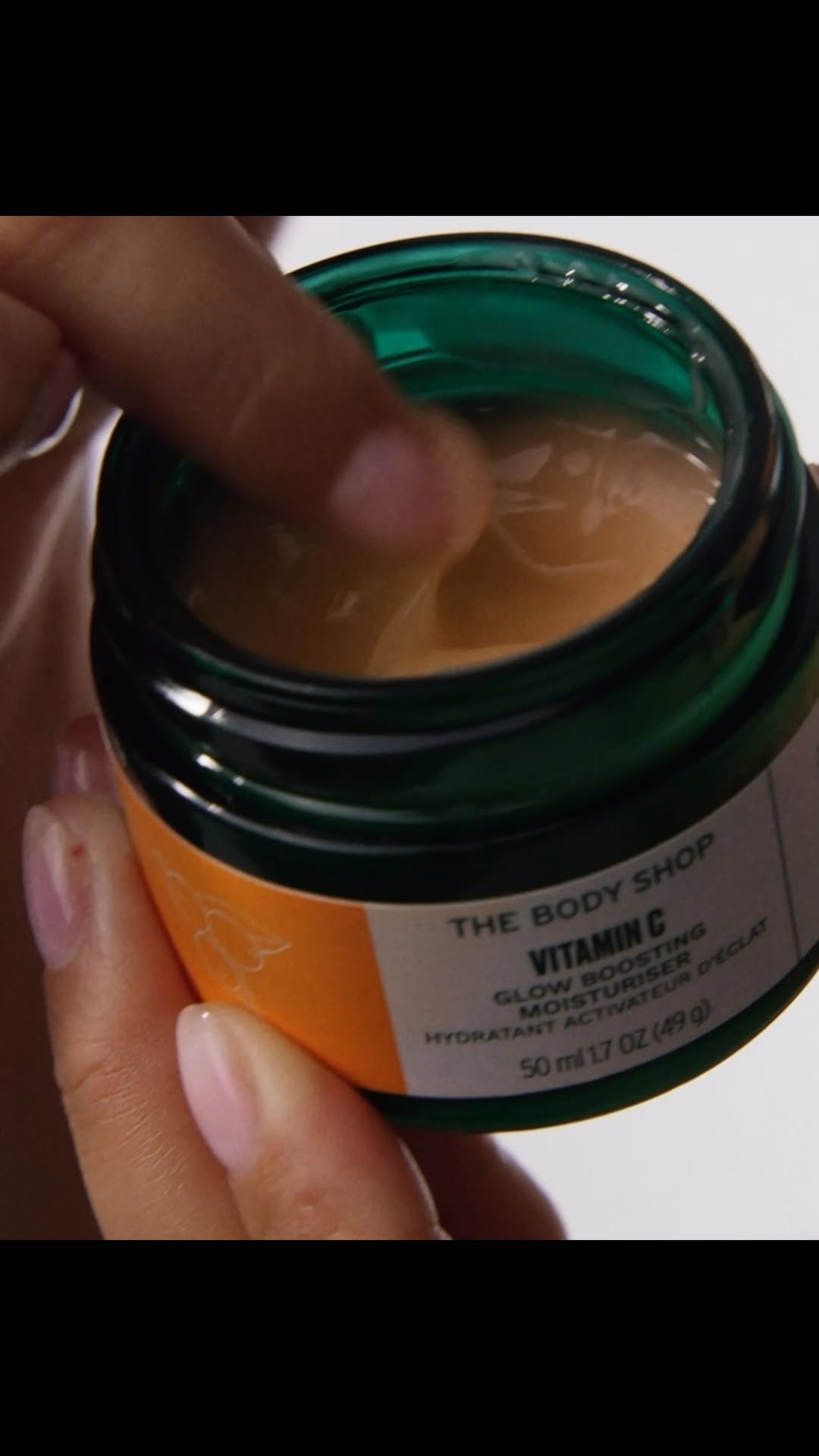 Give dull, tired skin a fresh dose of radiance with our Vitamin C Glow Boosting Moisturiser