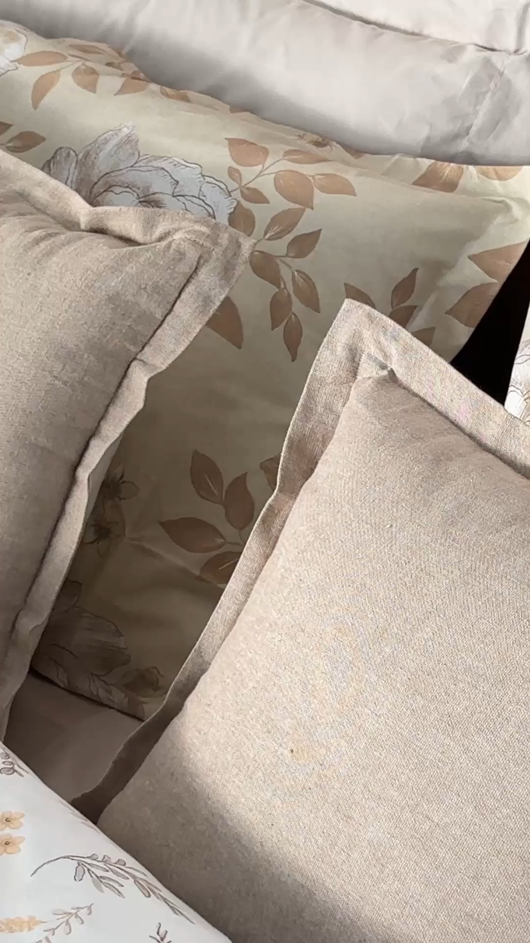 Whats WOW and only happens midweek WinBigWednesday Up to 60 OFF Homecentre HomecentreIndia WinBigWednesday Sale...