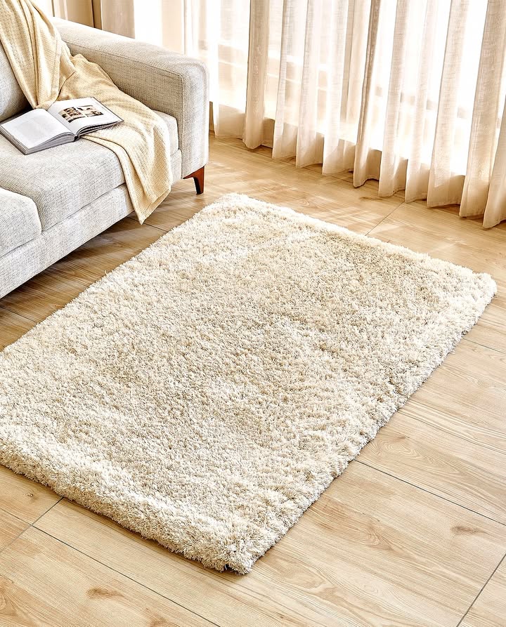Take off your shoes, you wouldnt want to streak this stunning rug https www.homecentre.in in en Homecentre HomecentreIndia Rug Beige FauxFur Texture Fluffy Take off your shoes, you wouldnt want to streak this stunning rug https www.homecentre