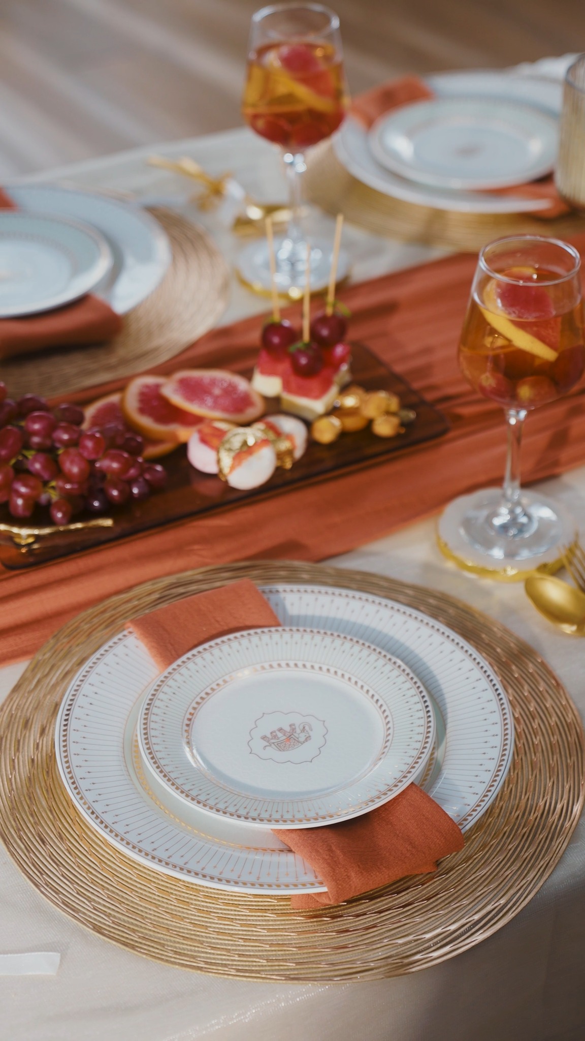 A festive table, a bond of traditions, and the joy of setting it all up together