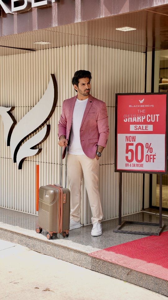 Light. Breezy. Sharp. Blazers are owning the warm weather vibe. Grab 50 OFF on 4 styles at TheSharpCutSale