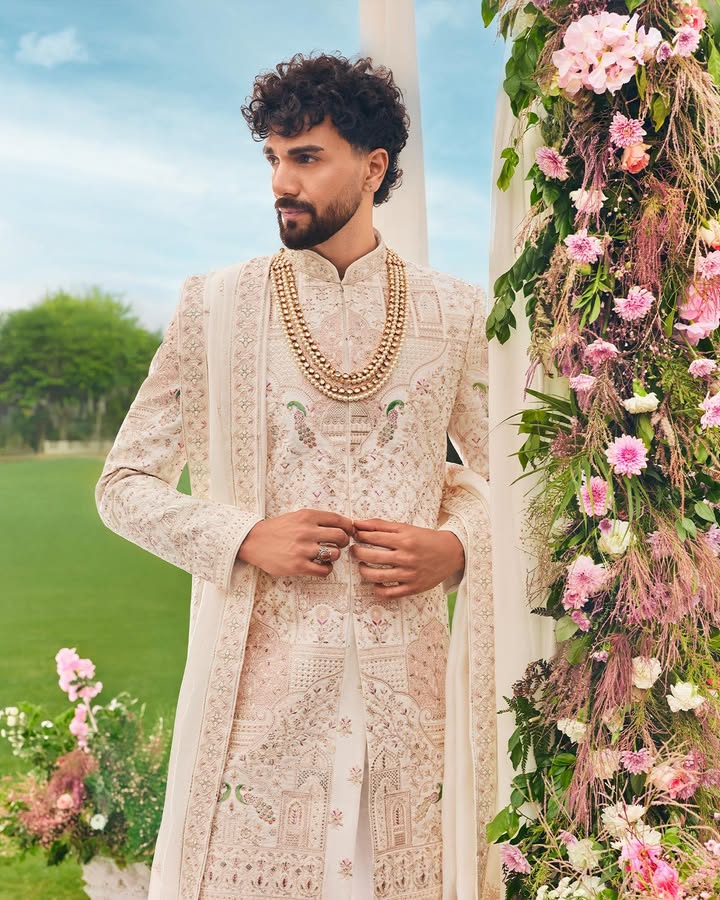 Charming grace is never loud. It announces itself quietly with a touch of regality