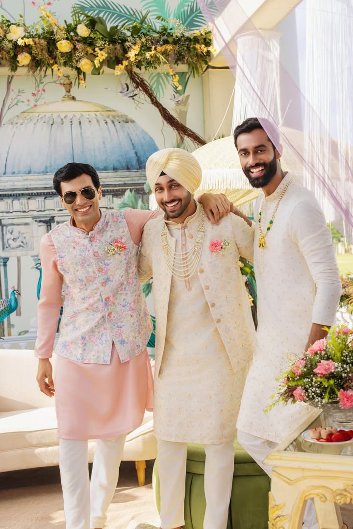 Every beautiful beginning deserves a great attire, and weve got you sorted with the best. Find your Roka look at Manyavar