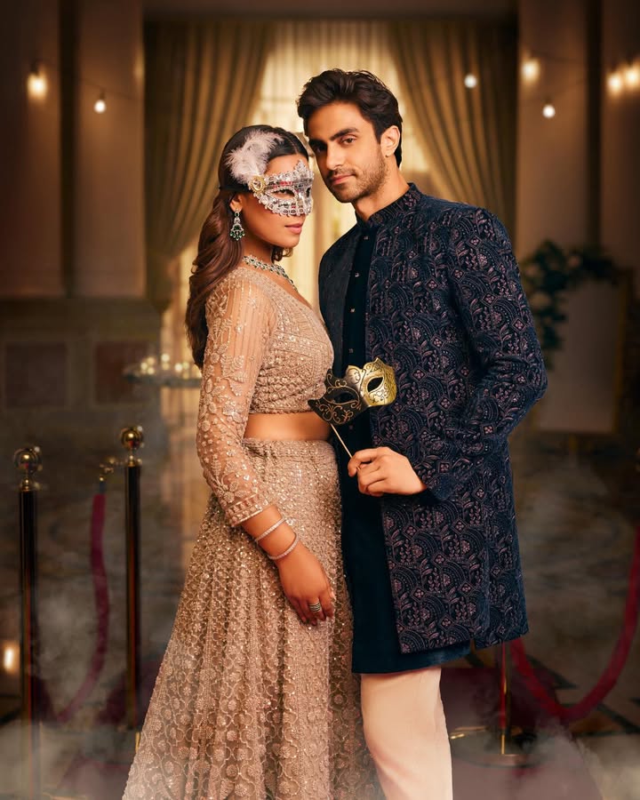 When the outfit owns the night, who needs an introduction Sangeet looks with a twist only at manyavar