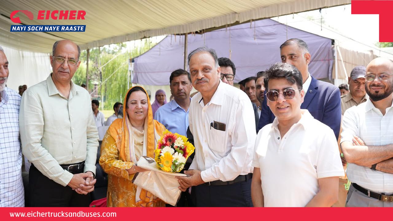 We are proud to share the successful flag off and delivery of 5 Eicher Starline 2065 E school buses to the Department of State Motor Garages, Srinagar, enhancing transport for Government Degree Colleges across the Srinagar region We are proud to share the successful flag off and delivery of 5 Eicher Starline 2065 E school buses to the Department of Sta...