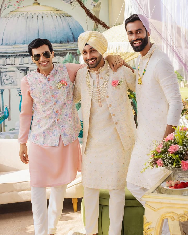 Every beautiful beginning deserves a great attire, and weve got you sorted with the best. Find your Roka look at Manyavar