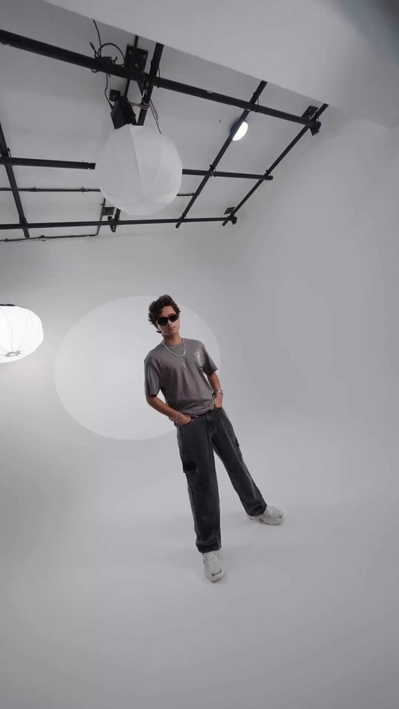 If it fits the vibe, it fits the cart. WearWhatFeelsRight FreshFitsDaily