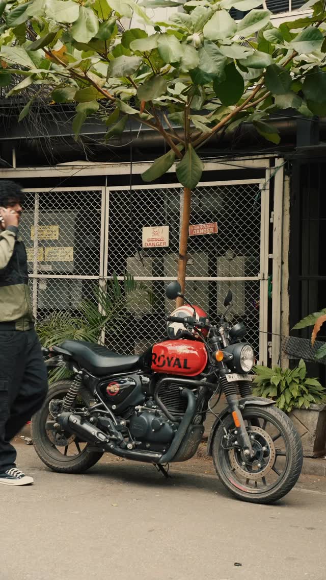 Everyday commute, full aesthetic vibes only. 