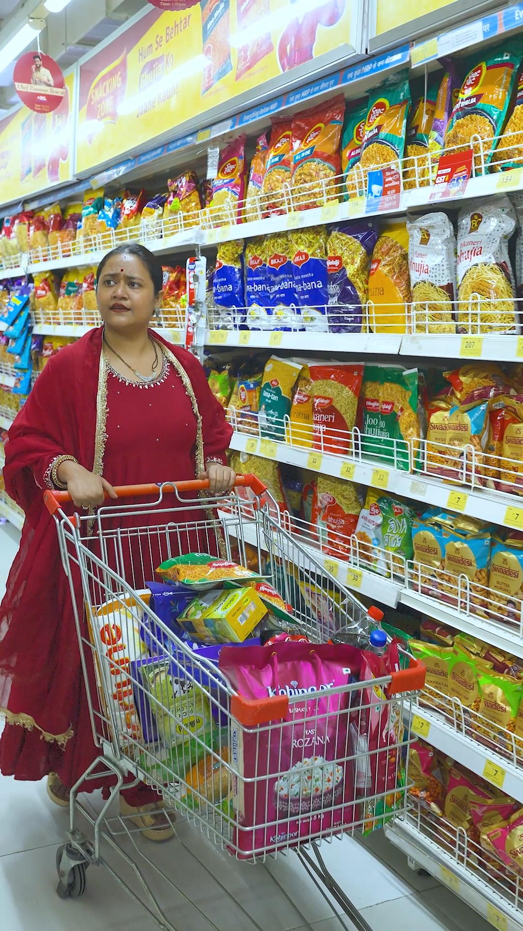 Hum kehte nhi hai, par we love you mumma Happy Diwali Celebrate this diwali with SMART Bazaar ke SMART parivar ke sath...