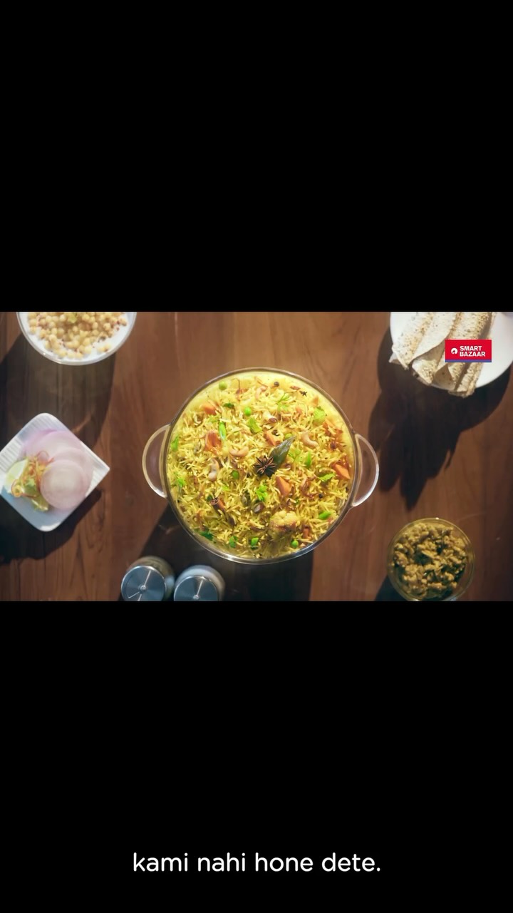 Kitne bhi mehmaan aa jaye, khatirdaari me kami nahi hone dete, kyuki SMART Bazaar laya hai Har Ghar Annapurna SMARTBazaar...