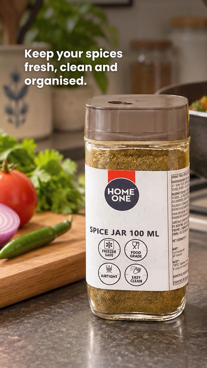 Keep your everyday spices clean, organised, and easy to reach with the Homeone Glass Spice Jar
