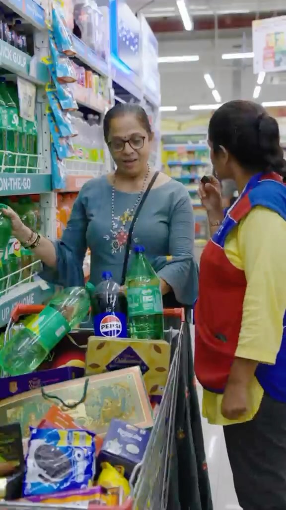 Tyohaar ki shopping mein sabki apni pasand, aur SMART Bazaar mein mil rahe hain favourites ke dher saare options Aapka favo...