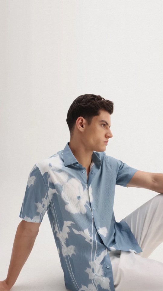 AQUA EMBER. Soft hues. Calm energy. Effortless form