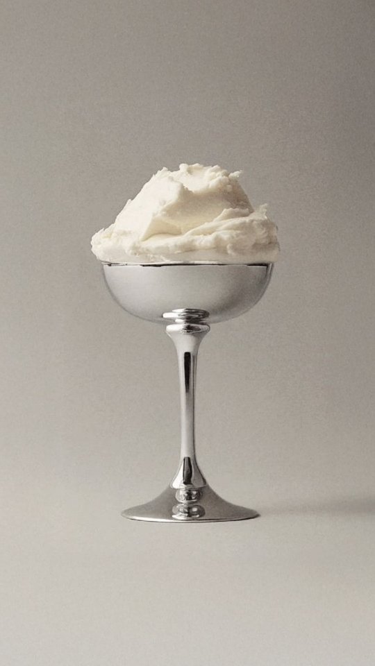 Cloud Dancer is here to set a new rhythm for 2026. A serene, modern shade that elevates texture, tone, and every Rare layer