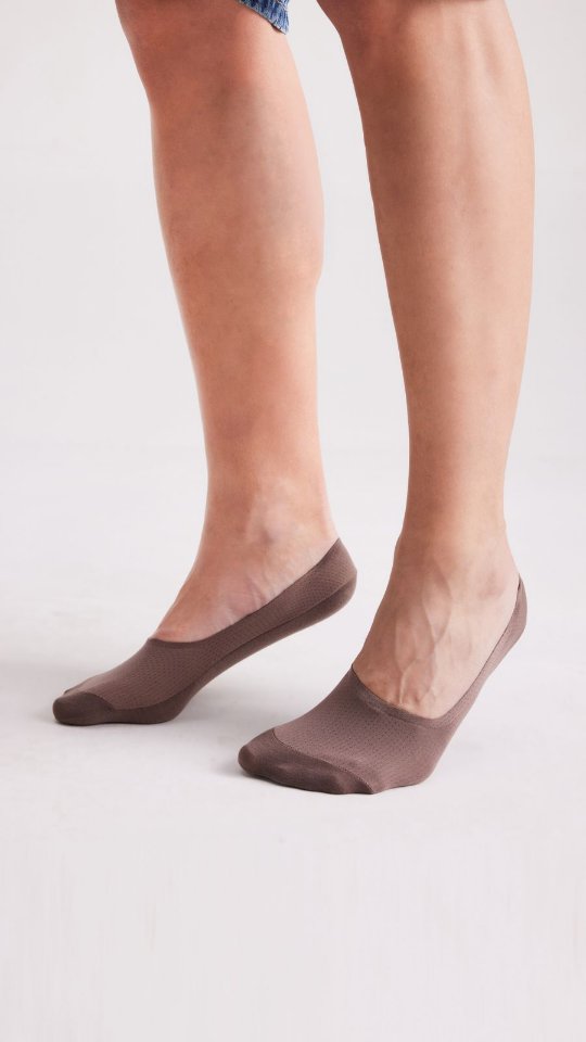 THE QUIET DETAIL THAT COMPLETES THE LOOK Crafted for comfort, finished with character