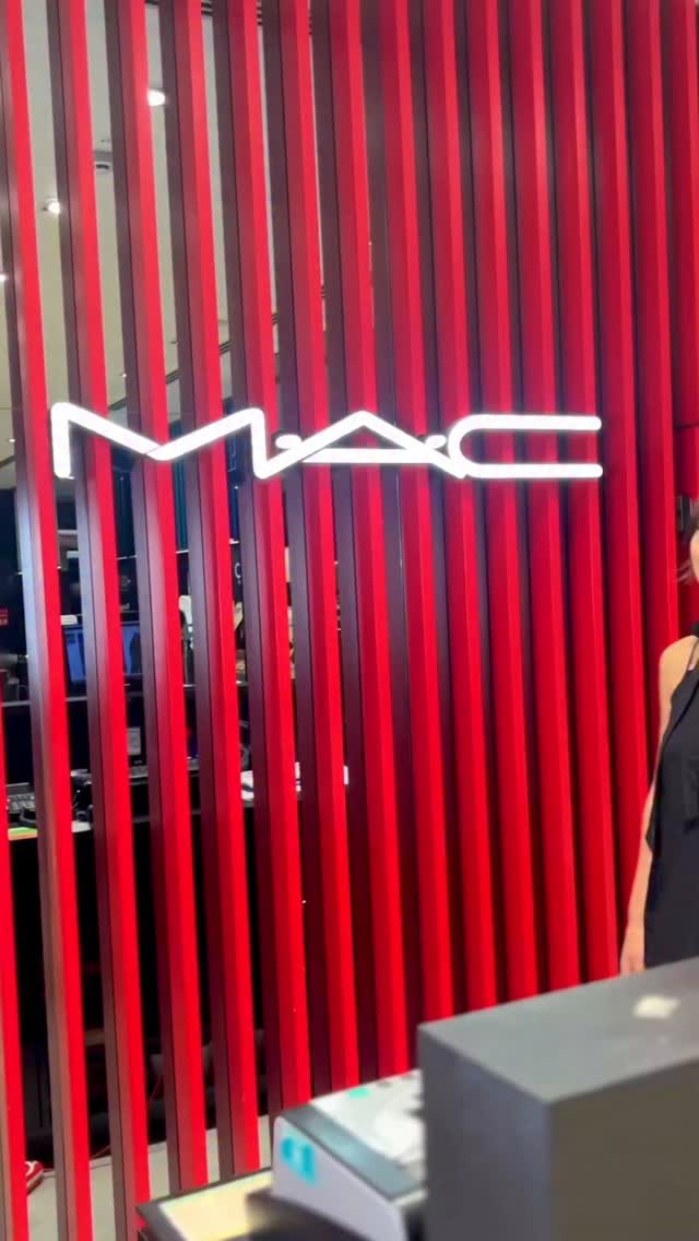 When you want to make em stare, our GRWMAC Makeup Services are here to amp up your look with a FREE feature focused appl...