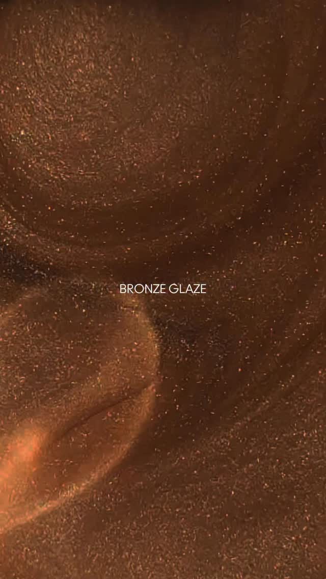 9 flexible shades. 12HR radiance. 24HR hydration