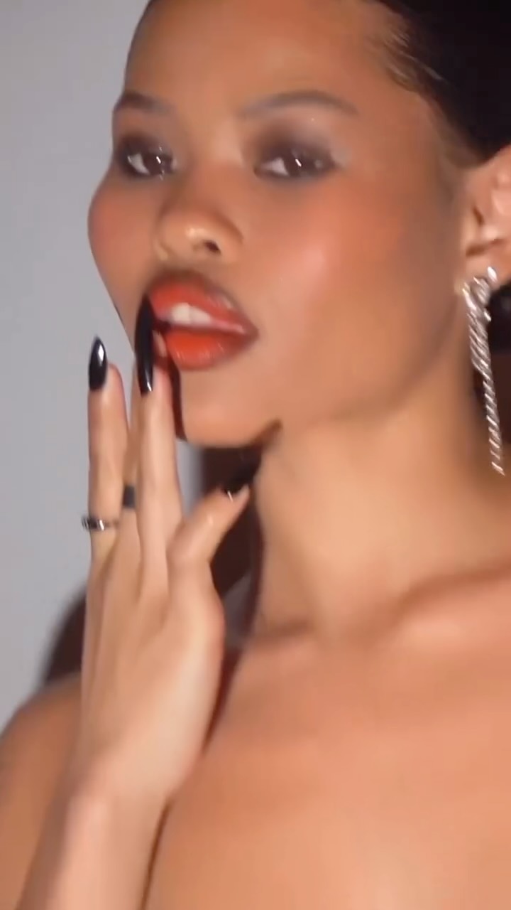 Just a quick lil makeup tutorial for irresistibly sweet Chocolate Cherry lips ..