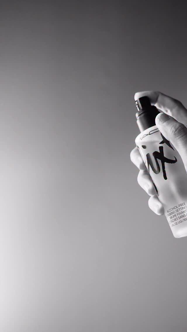 Focus on the feeling Sometimes the best part of the look is the way it all comes together. A moment for the icons