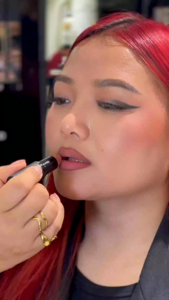 The science of the perfect nude. leiyamua puts Teddy 2.0 to the test on two different skin tones