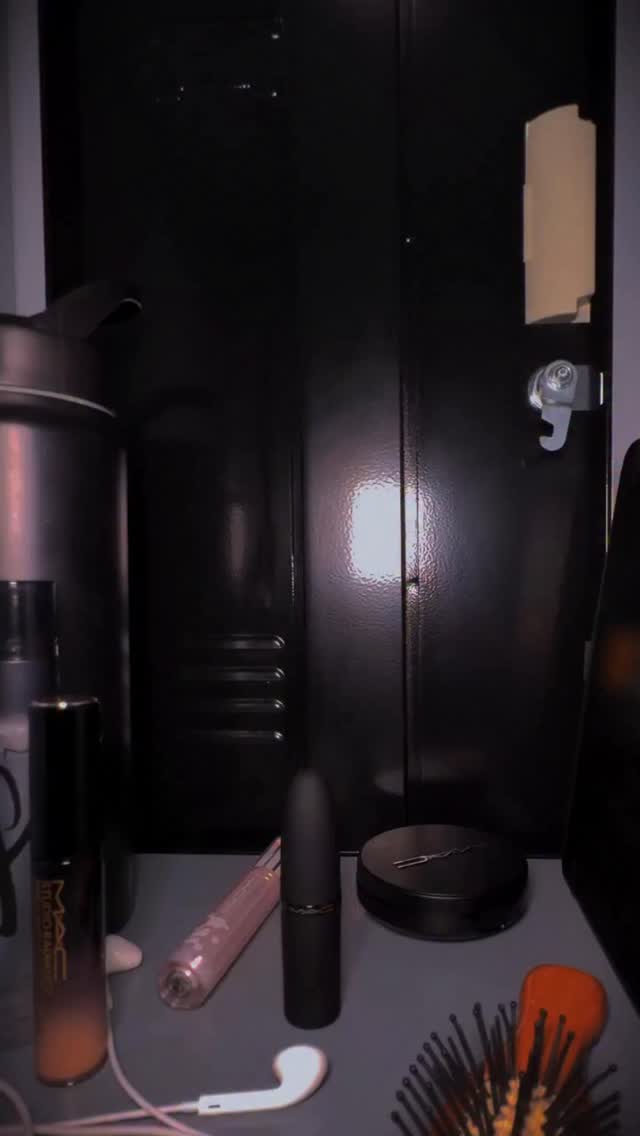 Closing the door on a busy day with a quick M.A.C reset 