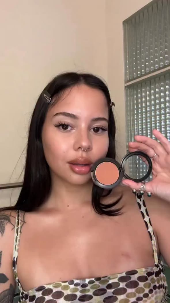 The exact moment the makeup starts making sense Watch how easily this melts into the skin
