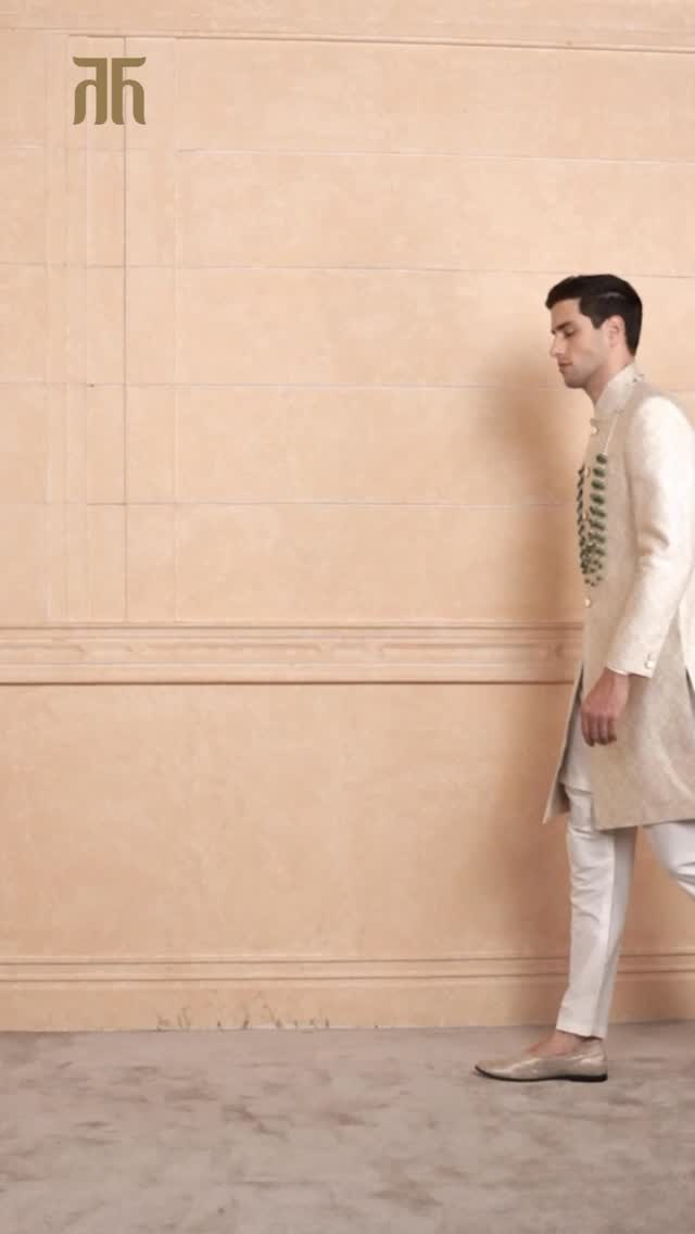 Some looks dont need loud colours or heavy layers to stand out