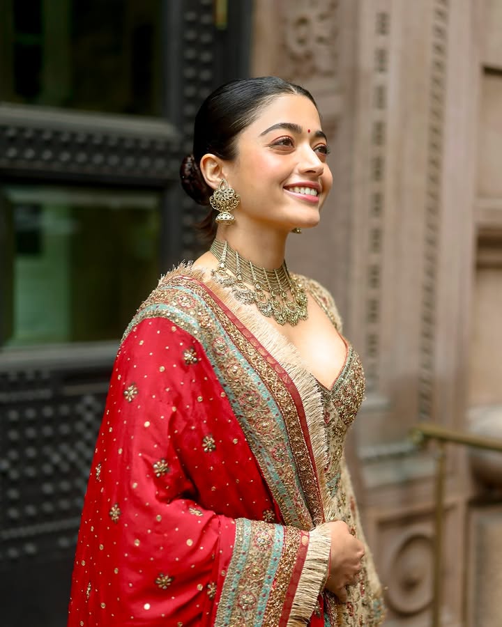  rashmika mandanna is seen in the Abha Kalidar from Ritu Kumar Couture at the Independence Parade in New York