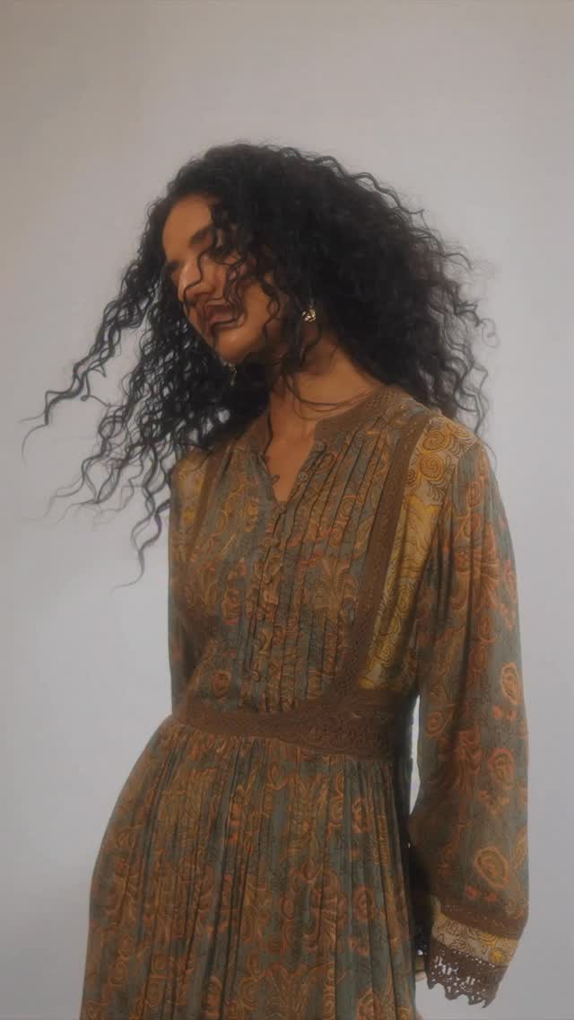 Dresses that leave a lasting impression. Signature prints, reimagined with a modern sensibility